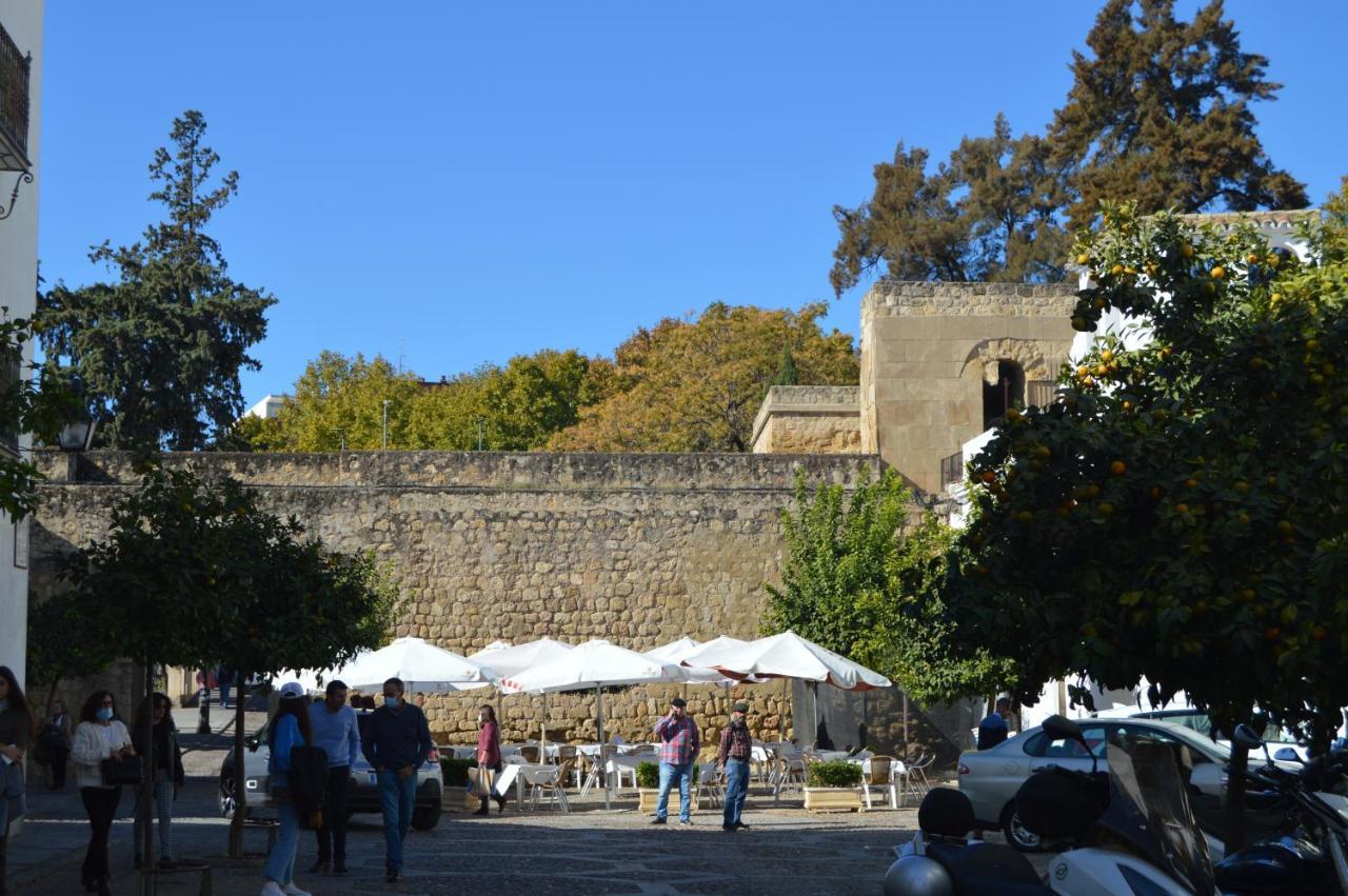 Puerta Sevilla Parking Gratis Cordoba Exterior photo