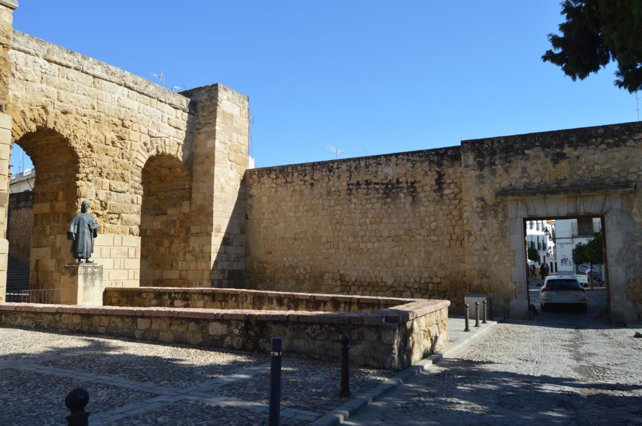 Puerta Sevilla Parking Gratis Cordoba Exterior photo
