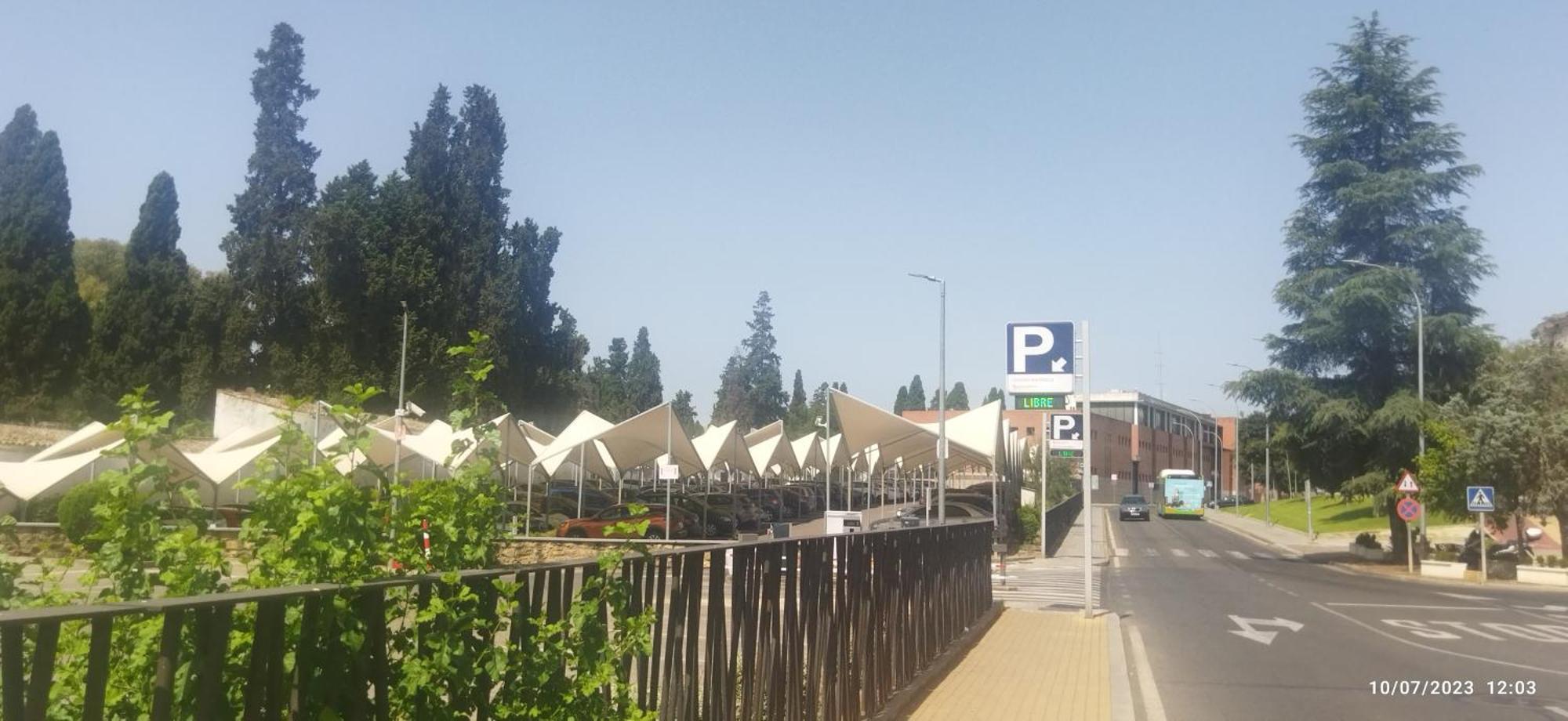 Puerta Sevilla Parking Gratis Cordoba Exterior photo